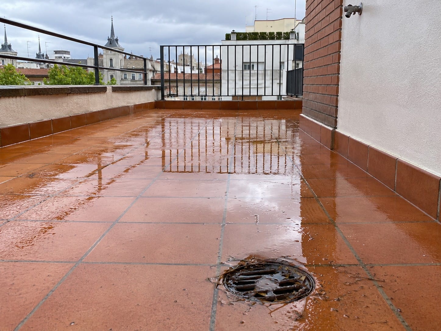 Cómo detectar a tiempo filtraciones en la terraza, para arreglarla antes de que sea tarde en 2026