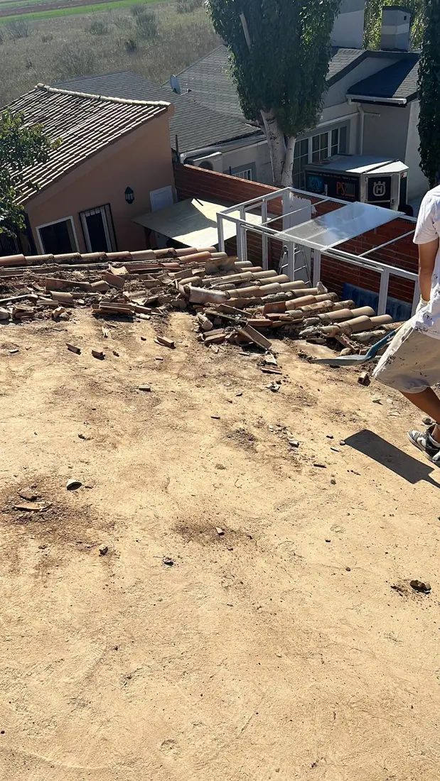 Rehabilitación de tejado antiguo en Madrid: desmontaje y saneado